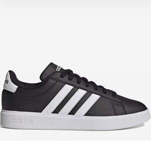 Adidas leather court sneakers!!!